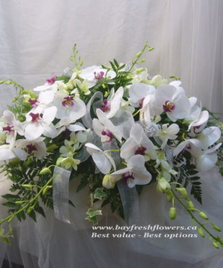 Wedding flowers and centerpieces with orchids