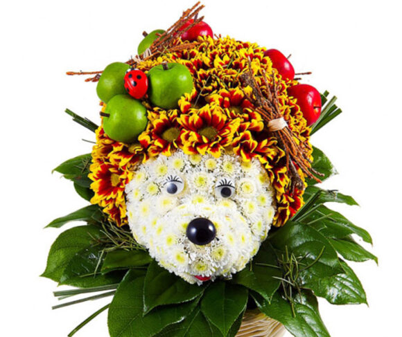 Hedgehog of flowers bears apples